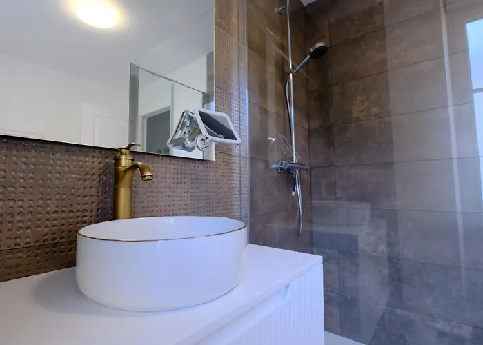 Logis Des Coevrons Guest house